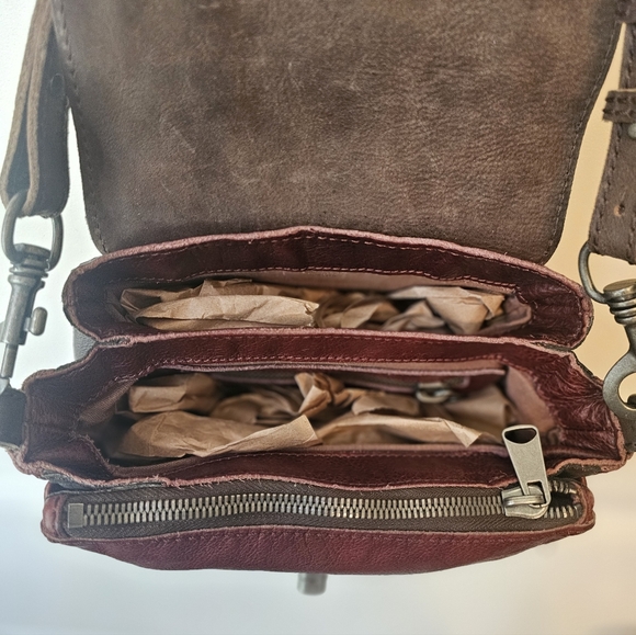 Liebeskind• Leather Flap Turn Lock Crossbody bag. - Picture 2 of 11